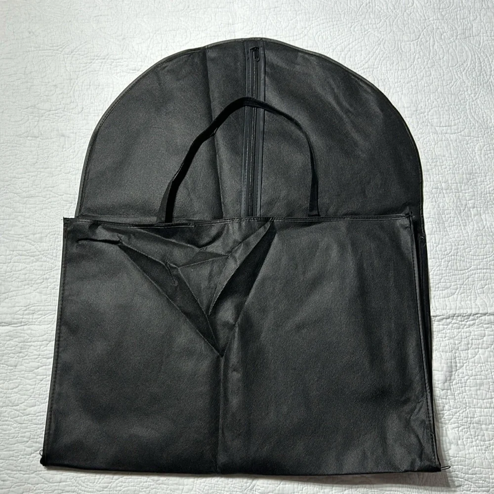 Theory‎ Garment Bag